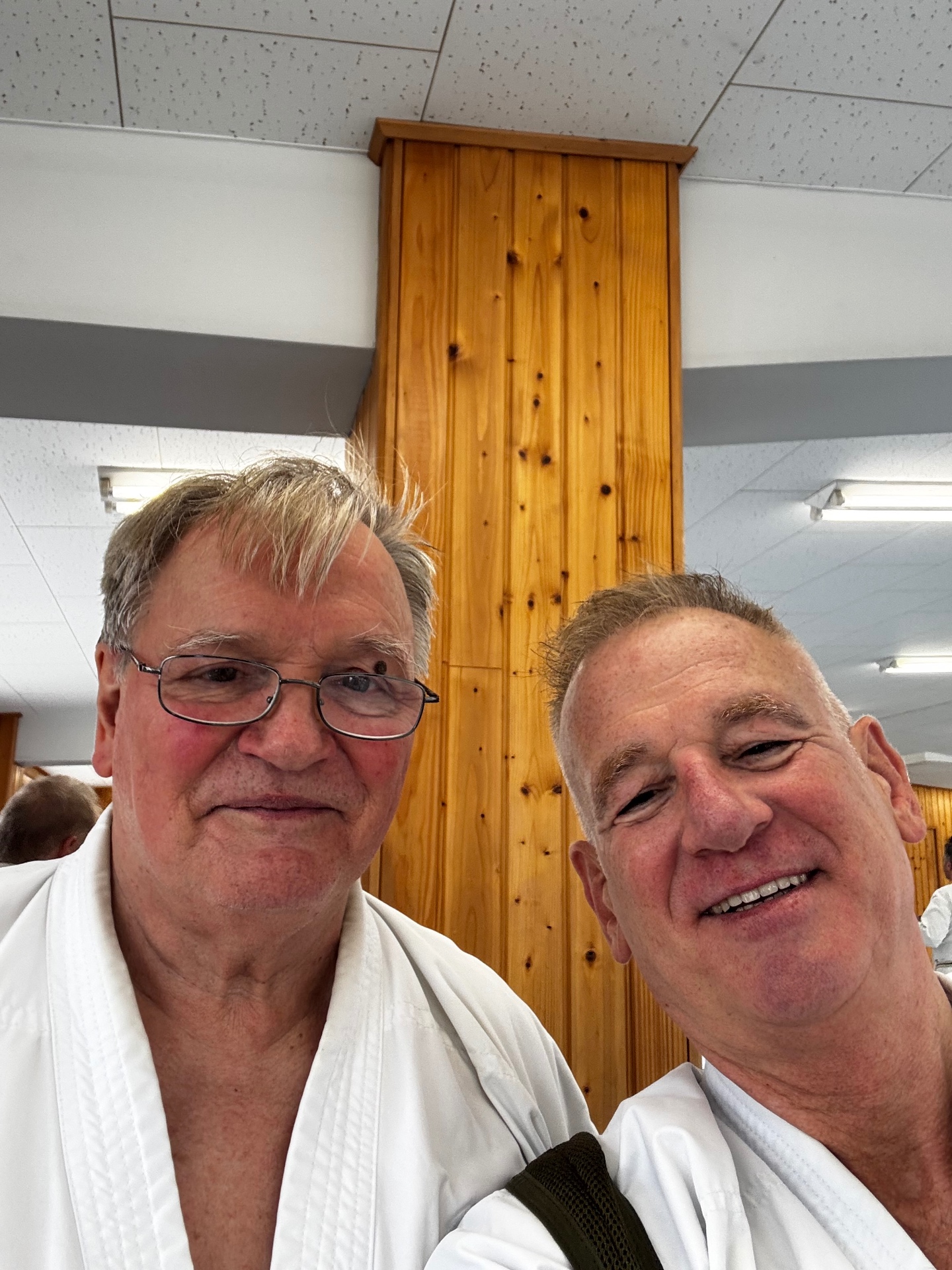 Gemeinsames Foto im japanischen Dojo nach dem Training